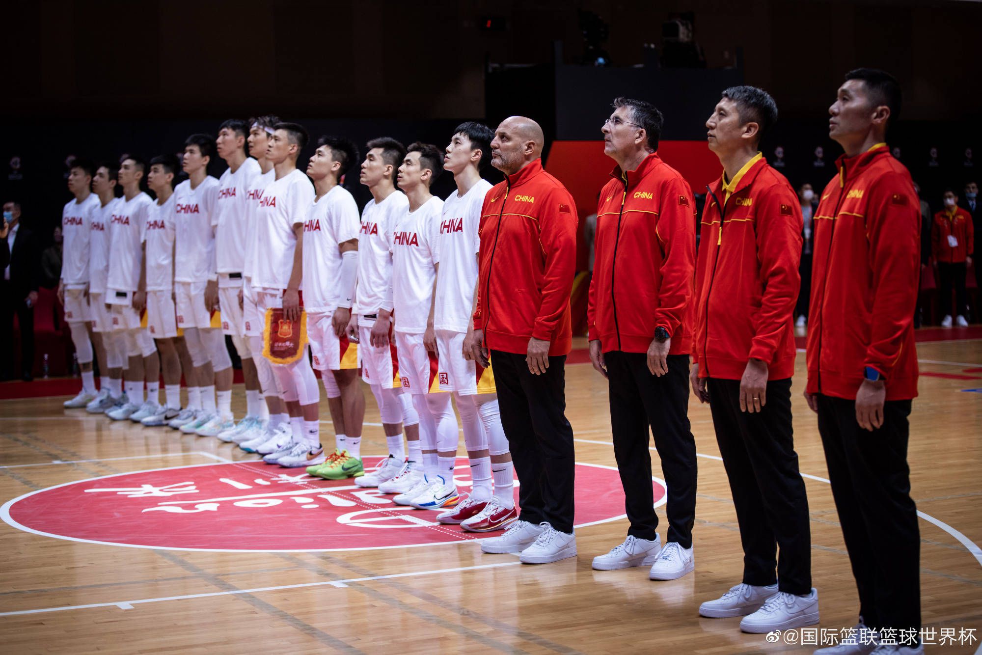 虽然去叙利亚这件事情实在是太过仓促，而且现在也没有任何贺知秋确定出事的消息，但叶辰还是觉得非去不可。